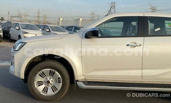 Buy Import Isuzu Rodeo White Car in Import - Dubai in Ashanti Buy Import Isuzu Rodeo White Car in Import - Dubai in Ashanti