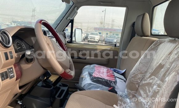 Buy Import Toyota Land Cruiser Beige Car in Import - Dubai in Ashanti Buy Import Toyota Land Cruiser Beige Car in Import - Dubai in Ashanti