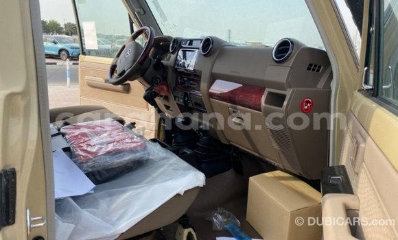 Buy Import Toyota Land Cruiser Beige Car in Import - Dubai in Ashanti Buy Import Toyota Land Cruiser Beige Car in Import - Dubai in Ashanti