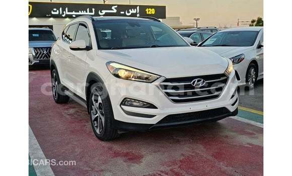 Sayi Imported Hyundai Tucson White Mota in Import - Dubai a Ashanti Sayi Imported Hyundai Tucson White Mota in Import - Dubai a Ashanti