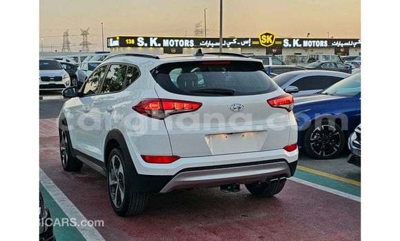 Sayi Imported Hyundai Tucson White Mota in Import - Dubai a Ashanti Sayi Imported Hyundai Tucson White Mota in Import - Dubai a Ashanti