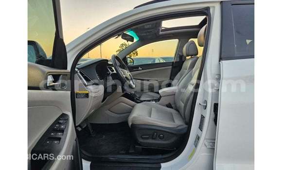 Sayi Imported Hyundai Tucson White Mota in Import - Dubai a Ashanti Sayi Imported Hyundai Tucson White Mota in Import - Dubai a Ashanti