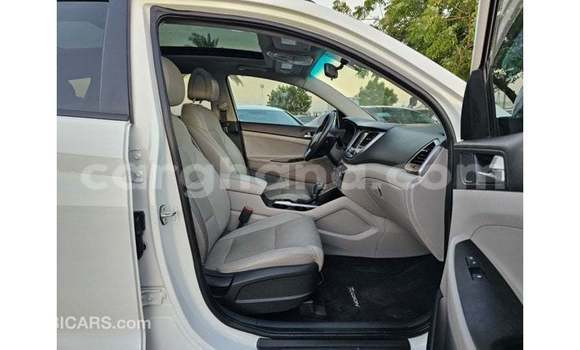 Sayi Imported Hyundai Tucson White Mota in Import - Dubai a Ashanti Sayi Imported Hyundai Tucson White Mota in Import - Dubai a Ashanti
