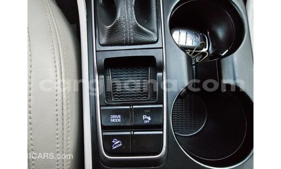 Sayi Imported Hyundai Tucson White Mota in Import - Dubai a Ashanti Sayi Imported Hyundai Tucson White Mota in Import - Dubai a Ashanti