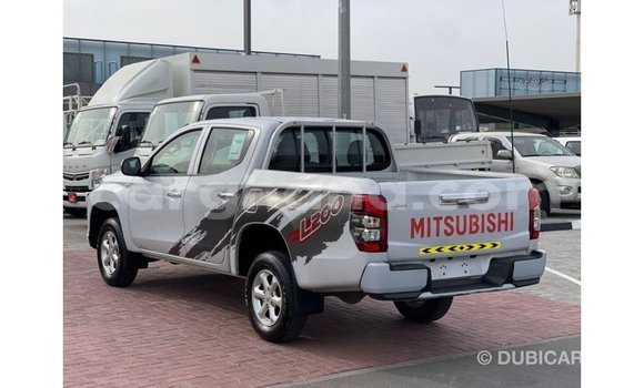 Ra Imported Mitsubishi L200 funfun Ọkọ̀ in Import - Dubai ni Ashanti Ra Imported Mitsubishi L200 funfun Ọkọ̀ in Import - Dubai ni Ashanti