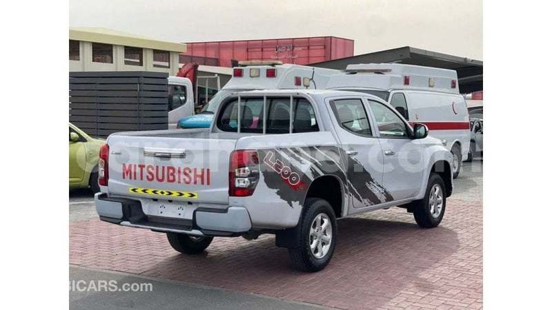 Big with watermark mitsubishi l200 ashanti import dubai 55619