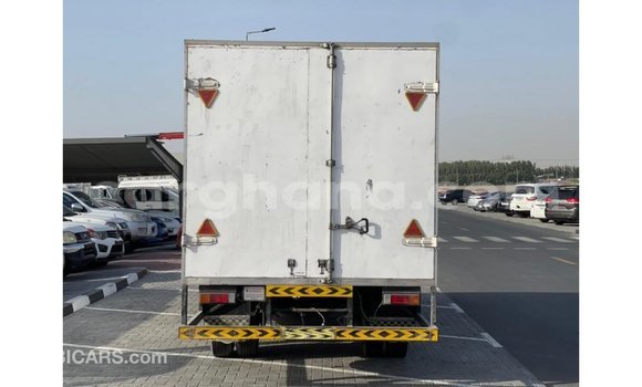 Ra Imported Mitsubishi Carisma funfun Ọkọ̀ in Import - Dubai ni Ashanti Ra Imported Mitsubishi Carisma funfun Ọkọ̀ in Import - Dubai ni Ashanti