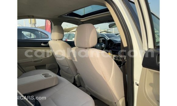 Ra Imported Mitsubishi Lancer funfun Ọkọ̀ in Import - Dubai ni Ashanti Ra Imported Mitsubishi Lancer funfun Ọkọ̀ in Import - Dubai ni Ashanti