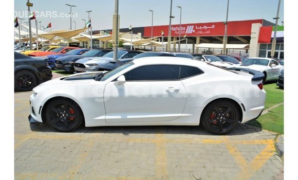 Sayi Imported Chevrolet Camaro White Mota in Import - Dubai a Ashanti Sayi Imported Chevrolet Camaro White Mota in Import - Dubai a Ashanti