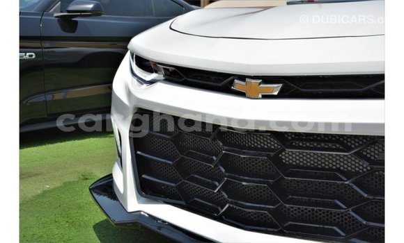Sayi Imported Chevrolet Camaro White Mota in Import - Dubai a Ashanti Sayi Imported Chevrolet Camaro White Mota in Import - Dubai a Ashanti