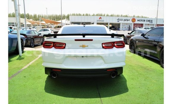 Sayi Imported Chevrolet Camaro White Mota in Import - Dubai a Ashanti Sayi Imported Chevrolet Camaro White Mota in Import - Dubai a Ashanti