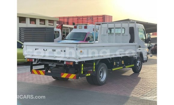 Ra Imported Mitsubishi Carisma funfun Ọkọ̀ in Import - Dubai ni Ashanti Ra Imported Mitsubishi Carisma funfun Ọkọ̀ in Import - Dubai ni Ashanti