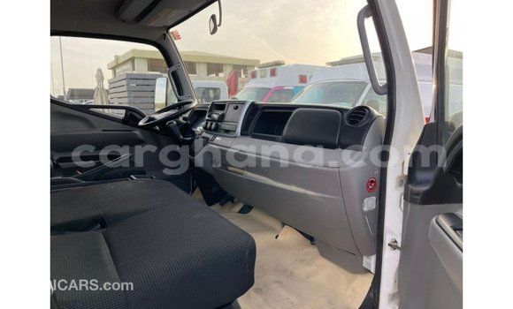 Ra Imported Mitsubishi Carisma funfun Ọkọ̀ in Import - Dubai ni Ashanti Ra Imported Mitsubishi Carisma funfun Ọkọ̀ in Import - Dubai ni Ashanti