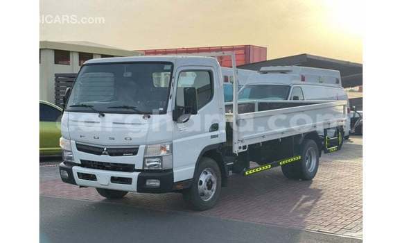 Ra Imported Mitsubishi Carisma funfun Ọkọ̀ in Import - Dubai ni Ashanti Ra Imported Mitsubishi Carisma funfun Ọkọ̀ in Import - Dubai ni Ashanti