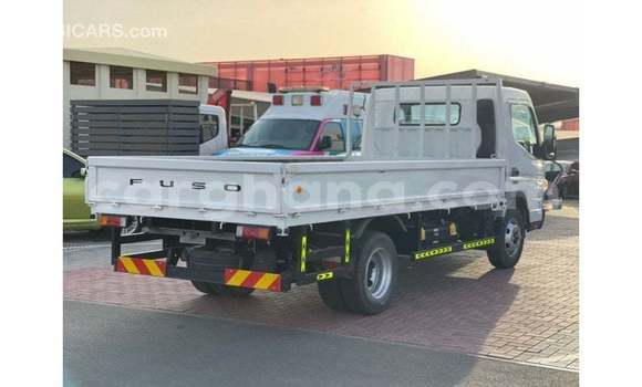 Ra Imported Mitsubishi Carisma funfun Ọkọ̀ in Import - Dubai ni Ashanti Ra Imported Mitsubishi Carisma funfun Ọkọ̀ in Import - Dubai ni Ashanti