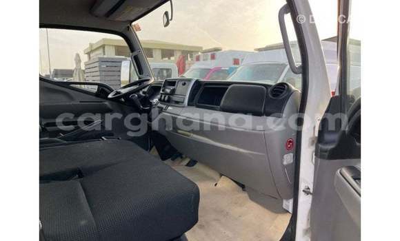 Ra Imported Mitsubishi Carisma funfun Ọkọ̀ in Import - Dubai ni Ashanti Ra Imported Mitsubishi Carisma funfun Ọkọ̀ in Import - Dubai ni Ashanti