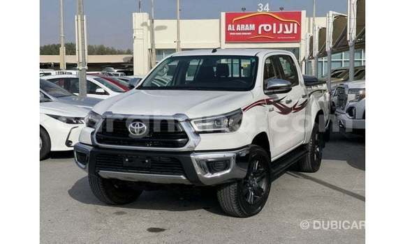 Sayi Imported Toyota Hilux White Mota in Import - Dubai a Ashanti Sayi Imported Toyota Hilux White Mota in Import - Dubai a Ashanti