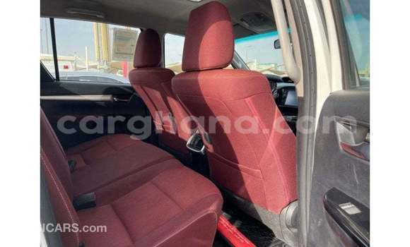 Sayi Imported Toyota Hilux White Mota in Import - Dubai a Ashanti Sayi Imported Toyota Hilux White Mota in Import - Dubai a Ashanti