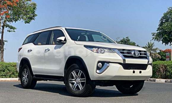 Sayi Imported Toyota Fortuner White Mota in Import - Dubai a Ashanti Sayi Imported Toyota Fortuner White Mota in Import - Dubai a Ashanti