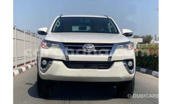 Sayi Imported Toyota Fortuner White Mota in Import - Dubai a Ashanti Sayi Imported Toyota Fortuner White Mota in Import - Dubai a Ashanti