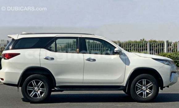 Sayi Imported Toyota Fortuner White Mota in Import - Dubai a Ashanti Sayi Imported Toyota Fortuner White Mota in Import - Dubai a Ashanti