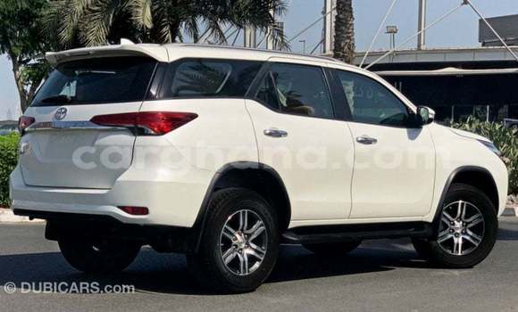 Sayi Imported Toyota Fortuner White Mota in Import - Dubai a Ashanti Sayi Imported Toyota Fortuner White Mota in Import - Dubai a Ashanti