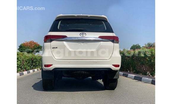 Sayi Imported Toyota Fortuner White Mota in Import - Dubai a Ashanti Sayi Imported Toyota Fortuner White Mota in Import - Dubai a Ashanti