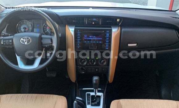 Sayi Imported Toyota Fortuner White Mota in Import - Dubai a Ashanti Sayi Imported Toyota Fortuner White Mota in Import - Dubai a Ashanti