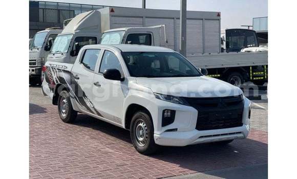 Ra Imported Mitsubishi L200 funfun Ọkọ̀ in Import - Dubai ni Ashanti Ra Imported Mitsubishi L200 funfun Ọkọ̀ in Import - Dubai ni Ashanti