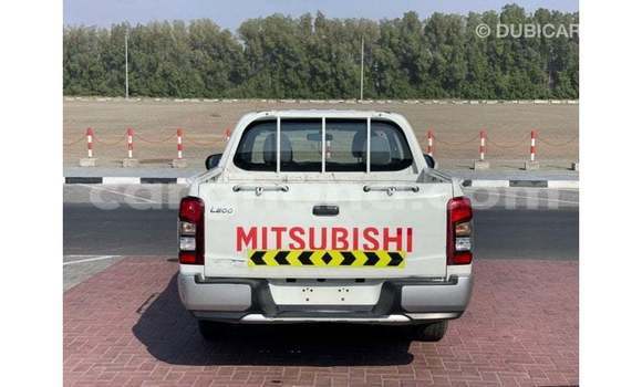 Ra Imported Mitsubishi L200 funfun Ọkọ̀ in Import - Dubai ni Ashanti Ra Imported Mitsubishi L200 funfun Ọkọ̀ in Import - Dubai ni Ashanti