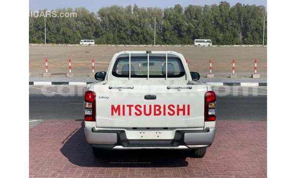 Ra Imported Mitsubishi L200 funfun Ọkọ̀ in Import - Dubai ni Ashanti Ra Imported Mitsubishi L200 funfun Ọkọ̀ in Import - Dubai ni Ashanti