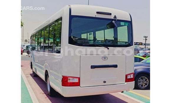 Ra Imported Toyota Coaster funfun Ọkọ̀ in Import - Dubai ni Ashanti Ra Imported Toyota Coaster funfun Ọkọ̀ in Import - Dubai ni Ashanti