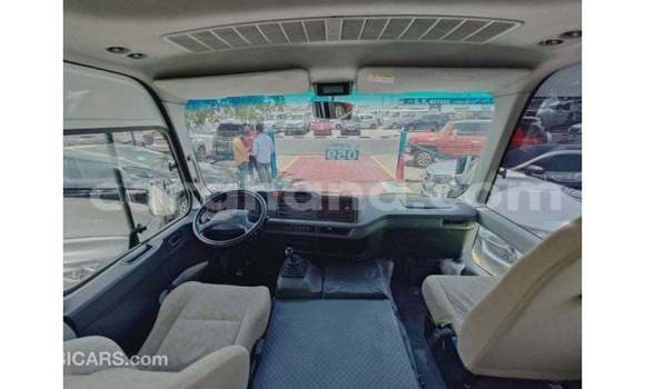 Ra Imported Toyota Coaster funfun Ọkọ̀ in Import - Dubai ni Ashanti Ra Imported Toyota Coaster funfun Ọkọ̀ in Import - Dubai ni Ashanti