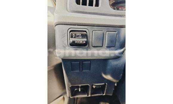 Ra Imported Toyota Coaster funfun Ọkọ̀ in Import - Dubai ni Ashanti Ra Imported Toyota Coaster funfun Ọkọ̀ in Import - Dubai ni Ashanti