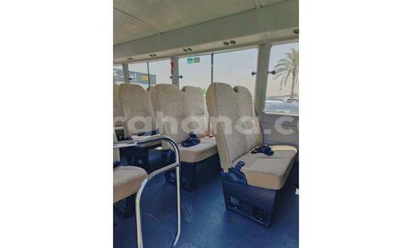 Ra Imported Toyota Coaster funfun Ọkọ̀ in Import - Dubai ni Ashanti Ra Imported Toyota Coaster funfun Ọkọ̀ in Import - Dubai ni Ashanti