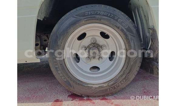 Ra Imported Toyota Coaster funfun Ọkọ̀ in Import - Dubai ni Ashanti Ra Imported Toyota Coaster funfun Ọkọ̀ in Import - Dubai ni Ashanti