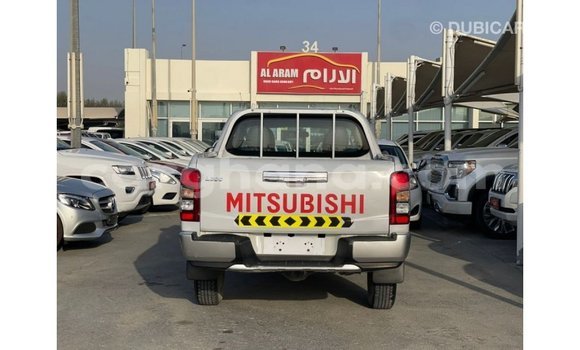 Ra Imported Mitsubishi L200 funfun Ọkọ̀ in Import - Dubai ni Ashanti Ra Imported Mitsubishi L200 funfun Ọkọ̀ in Import - Dubai ni Ashanti