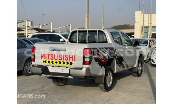 Ra Imported Mitsubishi L200 funfun Ọkọ̀ in Import - Dubai ni Ashanti Ra Imported Mitsubishi L200 funfun Ọkọ̀ in Import - Dubai ni Ashanti