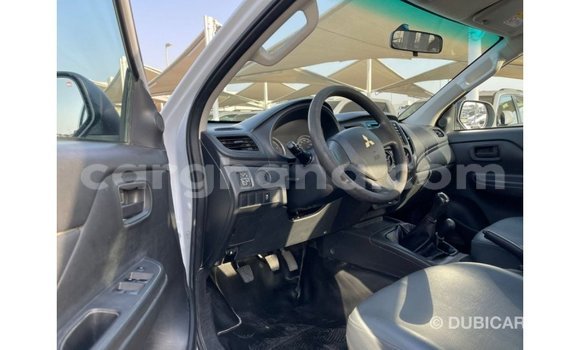 Ra Imported Mitsubishi L200 funfun Ọkọ̀ in Import - Dubai ni Ashanti Ra Imported Mitsubishi L200 funfun Ọkọ̀ in Import - Dubai ni Ashanti