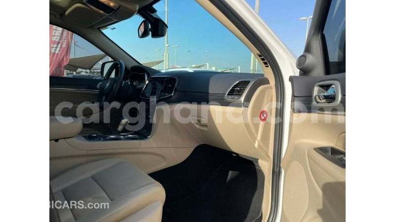 Big with watermark jeep grand cherokee ashanti import dubai 55772