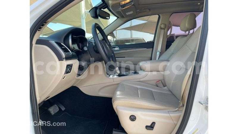 Big with watermark jeep grand cherokee ashanti import dubai 55772