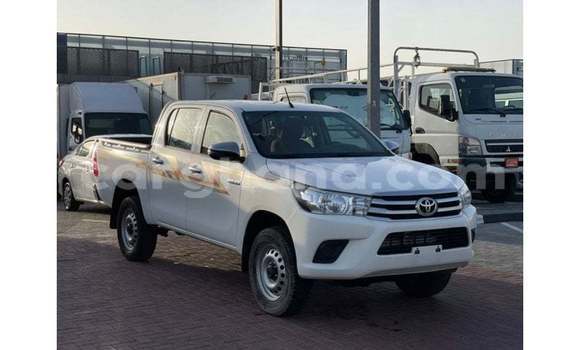 Ra Imported Toyota Hilux funfun Ọkọ̀ in Import - Dubai ni Ashanti Ra Imported Toyota Hilux funfun Ọkọ̀ in Import - Dubai ni Ashanti