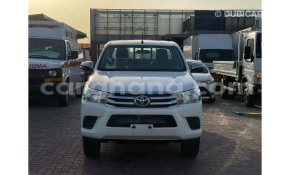Ra Imported Toyota Hilux funfun Ọkọ̀ in Import - Dubai ni Ashanti Ra Imported Toyota Hilux funfun Ọkọ̀ in Import - Dubai ni Ashanti