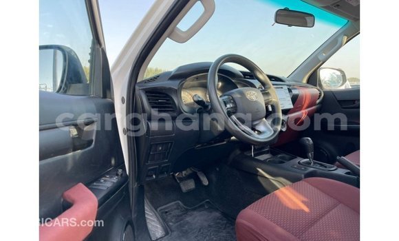 Ra Imported Toyota Hilux funfun Ọkọ̀ in Import - Dubai ni Ashanti Ra Imported Toyota Hilux funfun Ọkọ̀ in Import - Dubai ni Ashanti