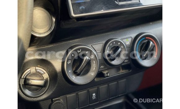 Ra Imported Toyota Hilux funfun Ọkọ̀ in Import - Dubai ni Ashanti Ra Imported Toyota Hilux funfun Ọkọ̀ in Import - Dubai ni Ashanti