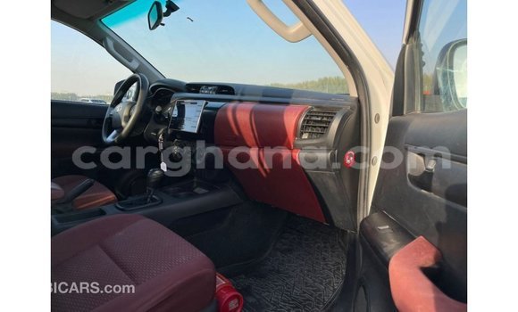 Ra Imported Toyota Hilux funfun Ọkọ̀ in Import - Dubai ni Ashanti Ra Imported Toyota Hilux funfun Ọkọ̀ in Import - Dubai ni Ashanti