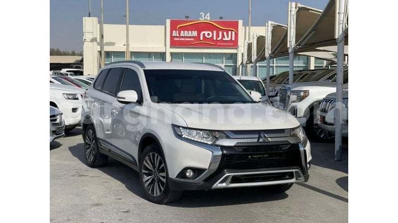 Big with watermark mitsubishi outlander ashanti import dubai 55807