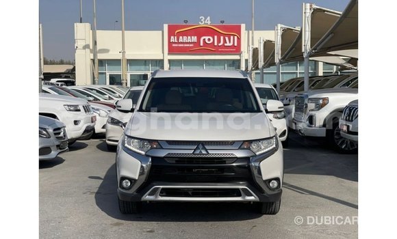 Ra Imported Mitsubishi Outlander funfun Ọkọ̀ in Import - Dubai ni Ashanti Ra Imported Mitsubishi Outlander funfun Ọkọ̀ in Import - Dubai ni Ashanti