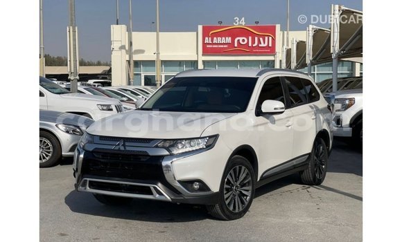 Ra Imported Mitsubishi Outlander funfun Ọkọ̀ in Import - Dubai ni Ashanti Ra Imported Mitsubishi Outlander funfun Ọkọ̀ in Import - Dubai ni Ashanti