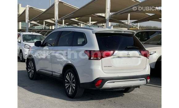 Ra Imported Mitsubishi Outlander funfun Ọkọ̀ in Import - Dubai ni Ashanti Ra Imported Mitsubishi Outlander funfun Ọkọ̀ in Import - Dubai ni Ashanti